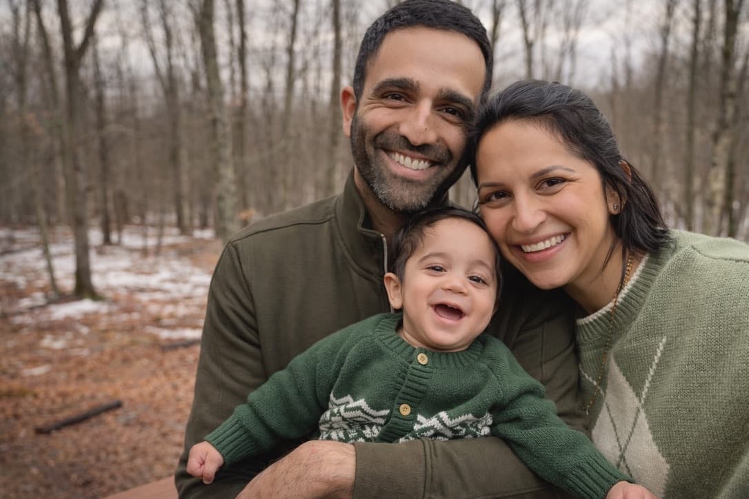 Shiva with his mom Jenna and dad Shailin